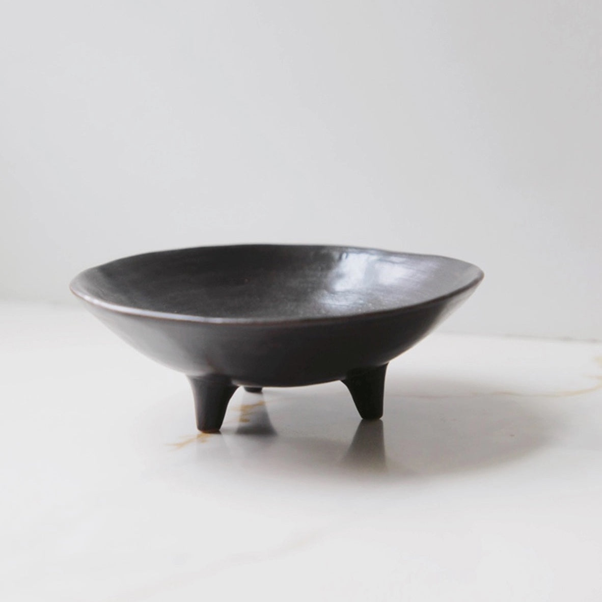CERAMIC FOOTED BOWLS