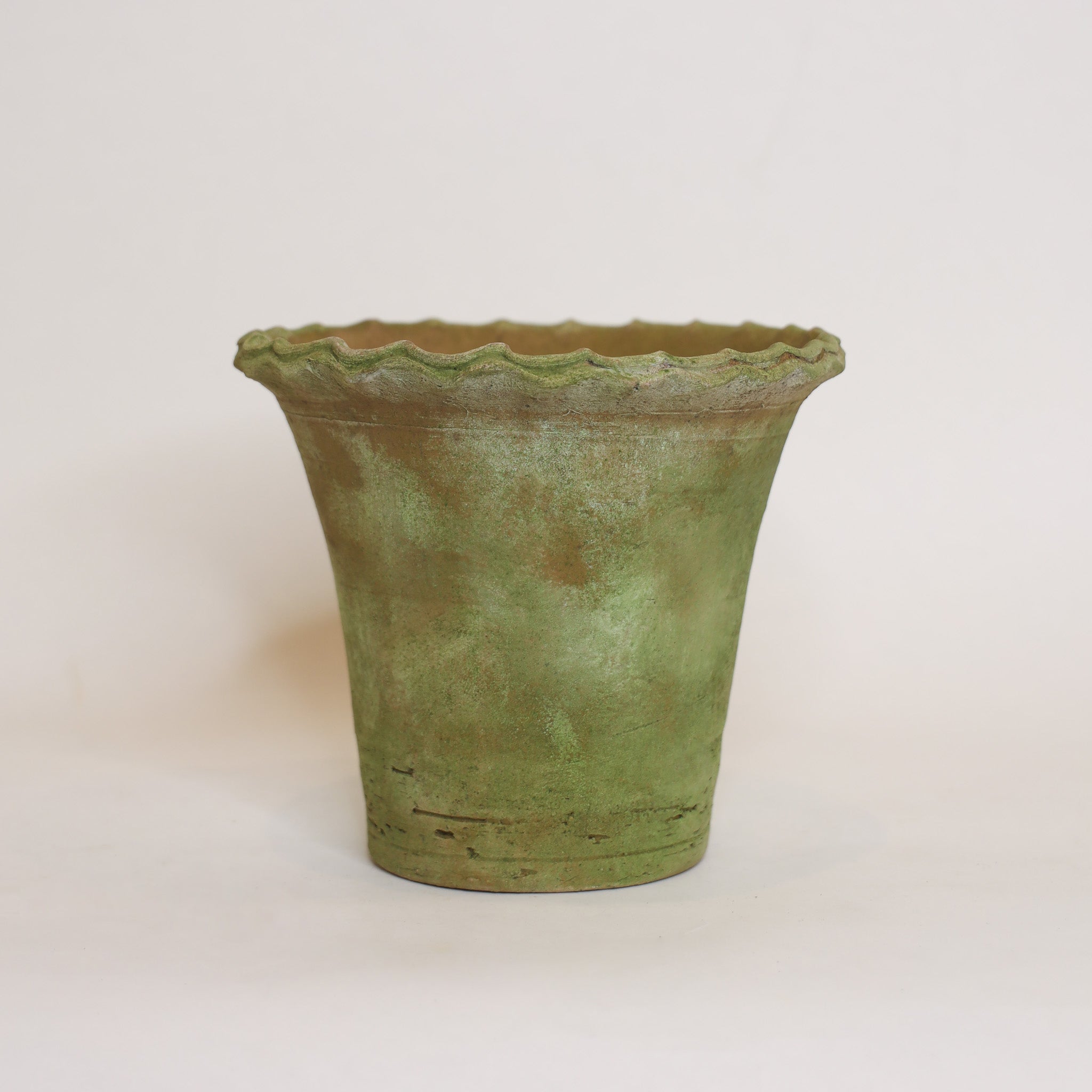 Aged Pie Crust Planter