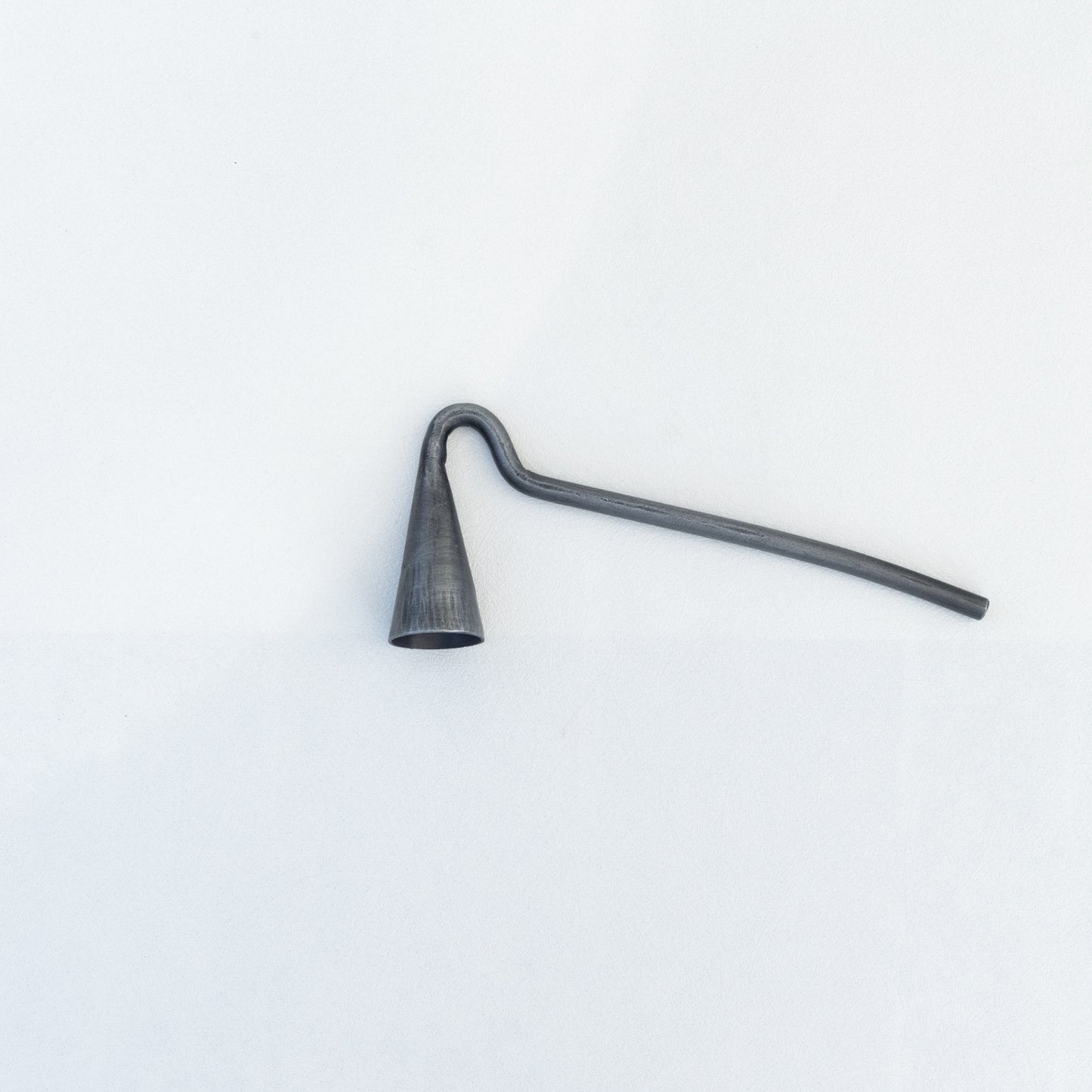 DISTRESSED IRON CANDLE SNUFFER