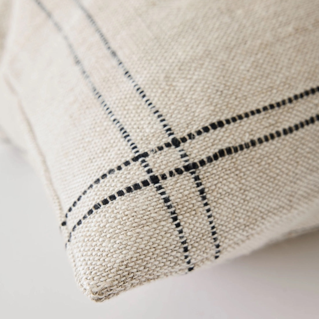 Elton Linen Pillow