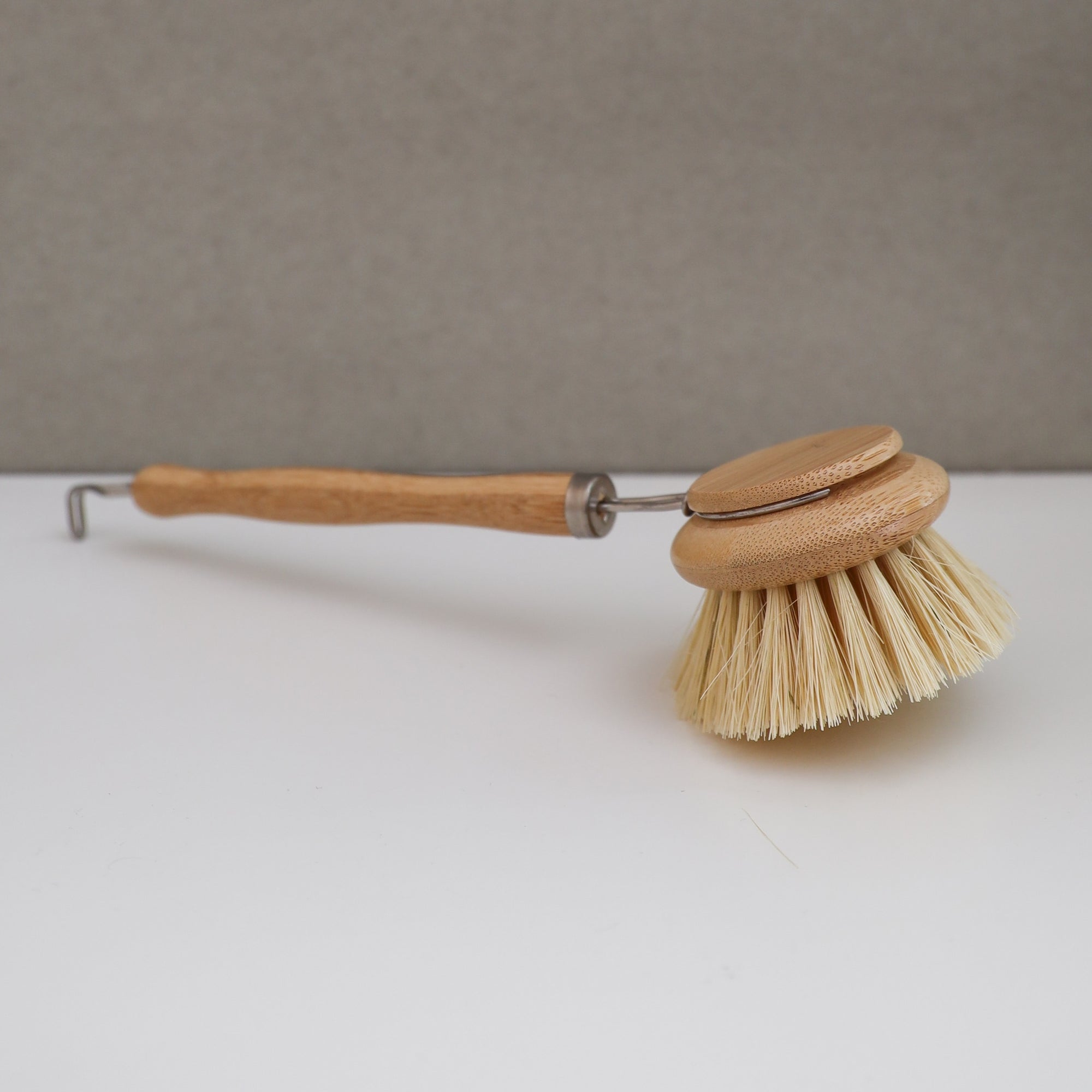 HANDLED DISH BRUSH