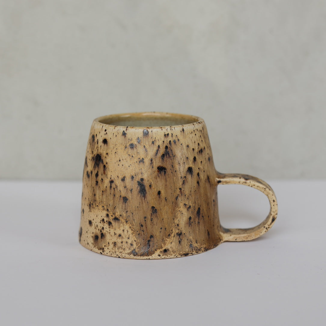 LIGHT SPECKLED MUG