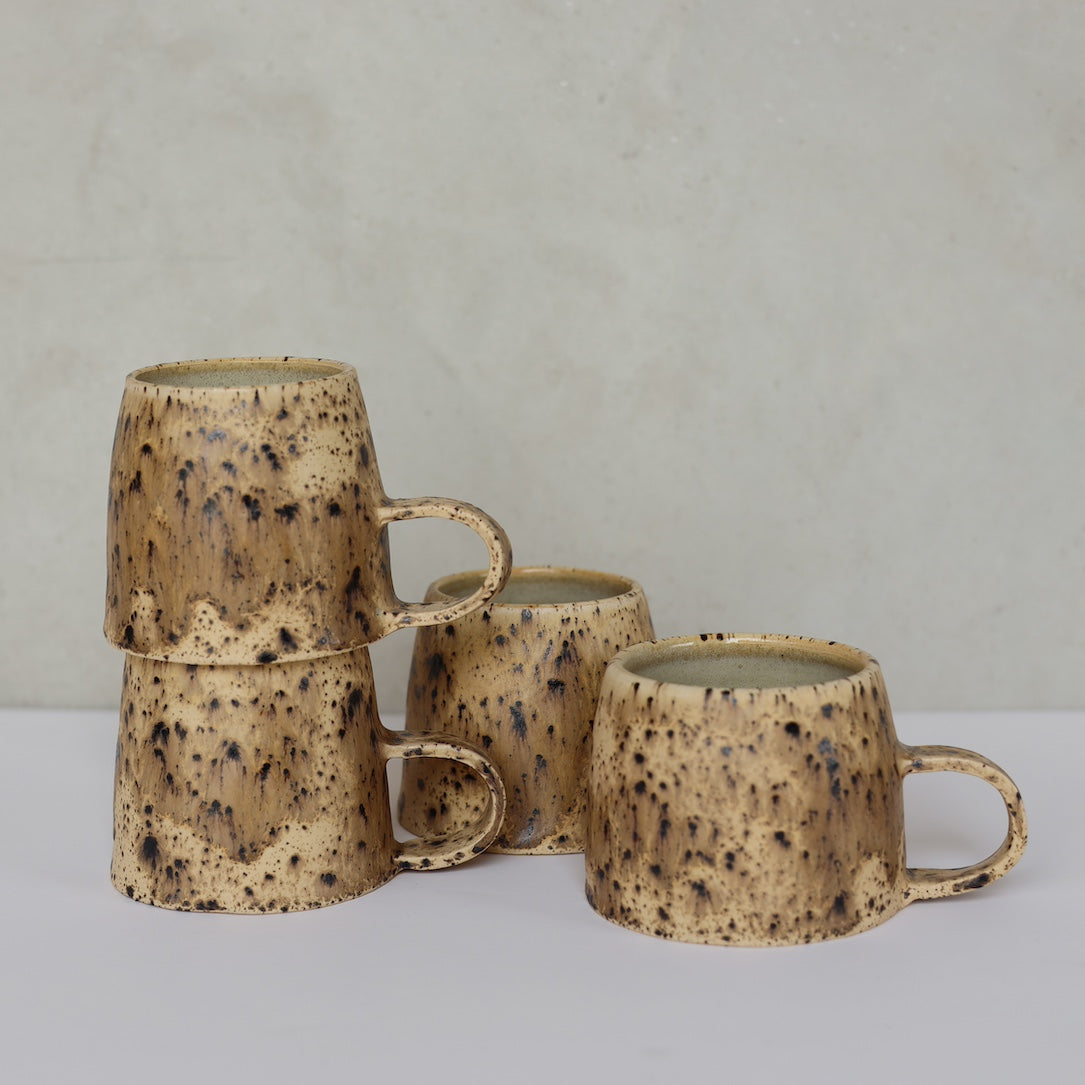 LIGHT SPECKLED MUG