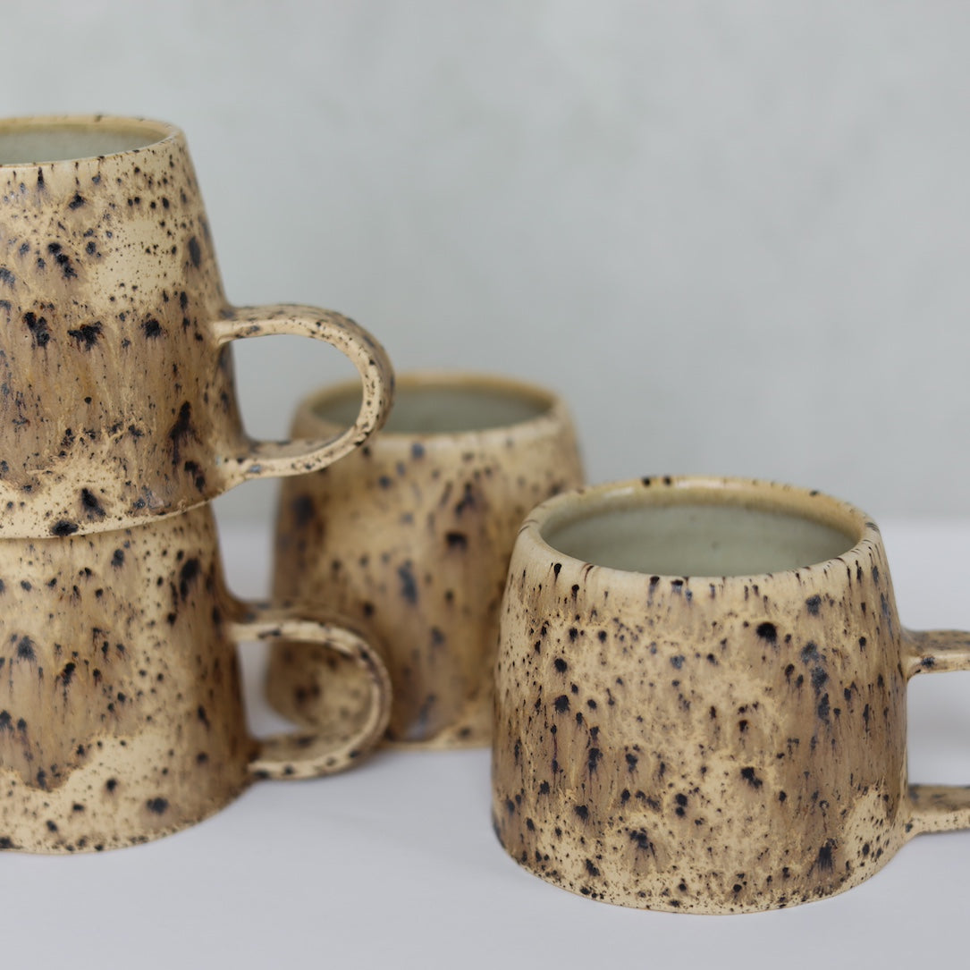 LIGHT SPECKLED MUG