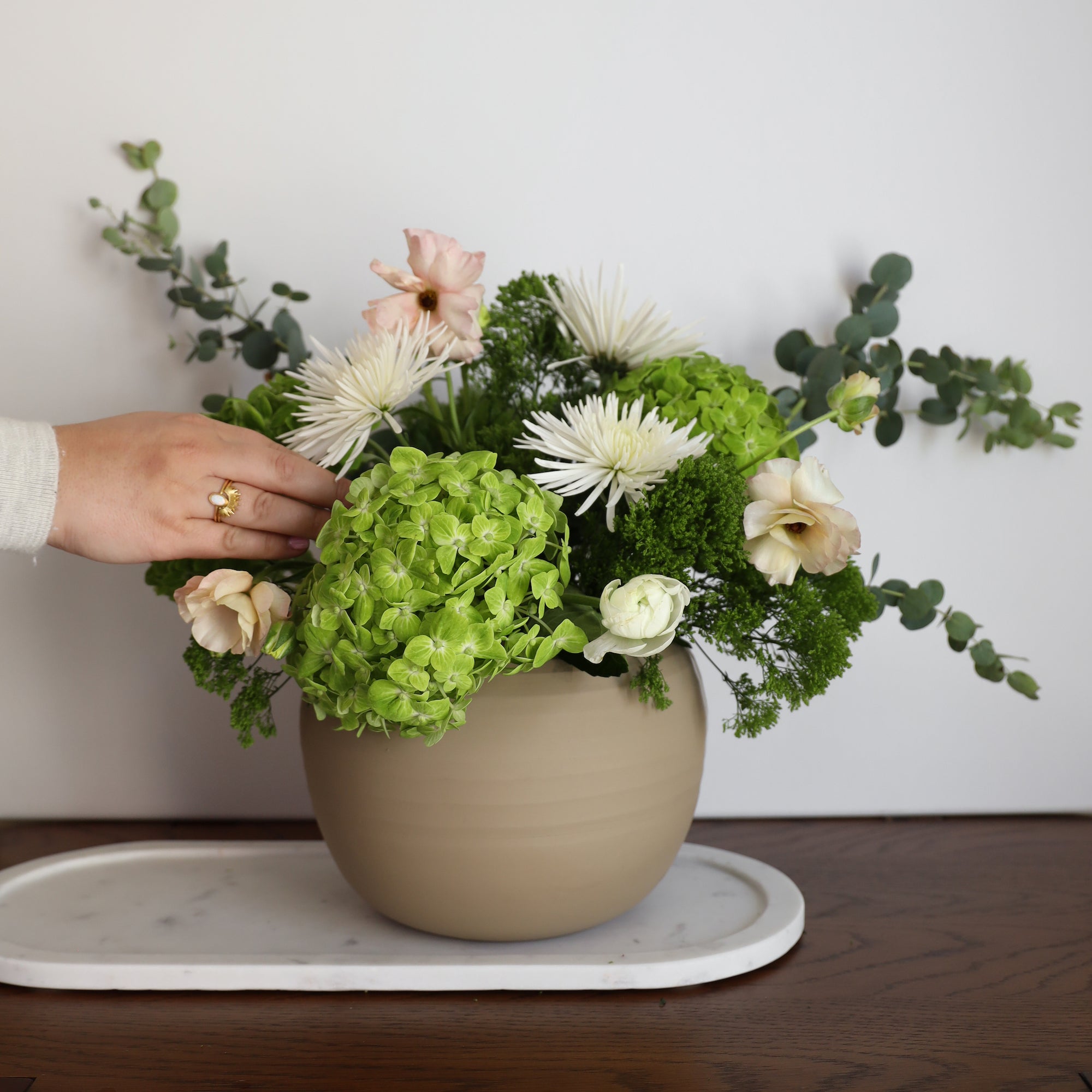 ROUNDED MARBLE TRAY