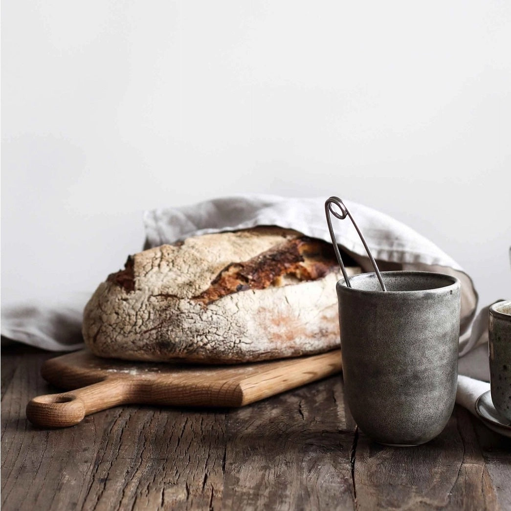 OAK HANDLED BREADBOARD