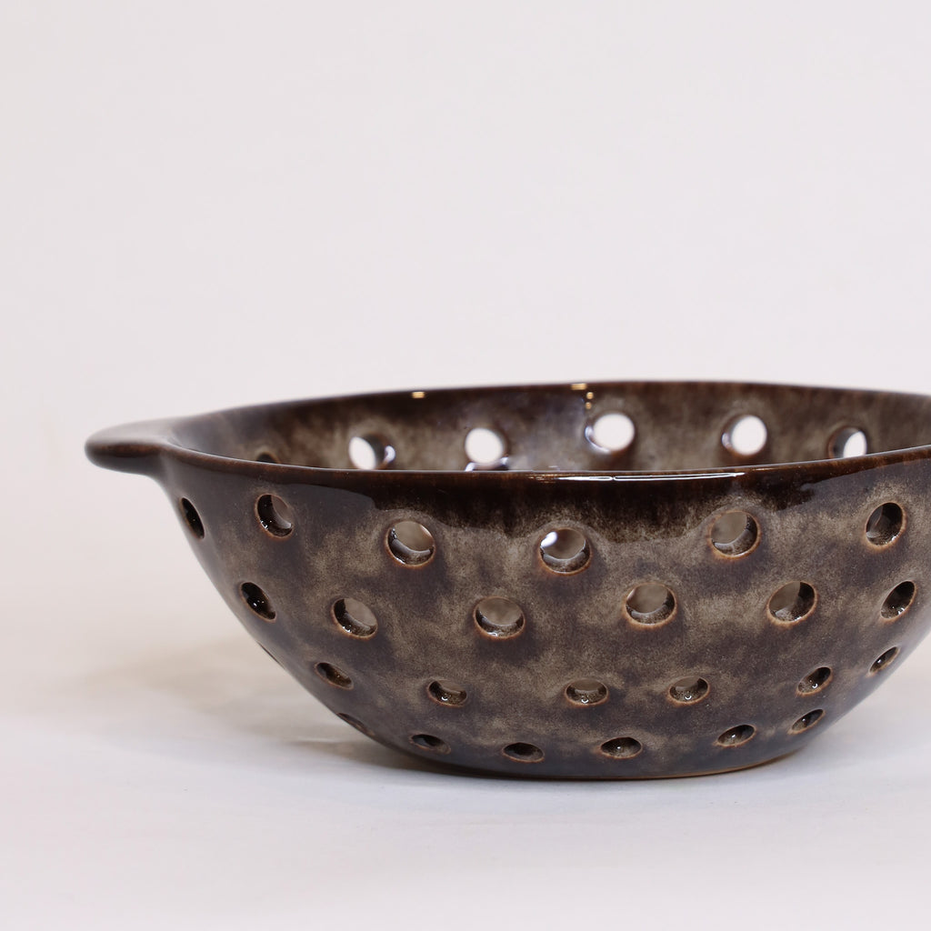 Oval Stoneware Berry Bowl