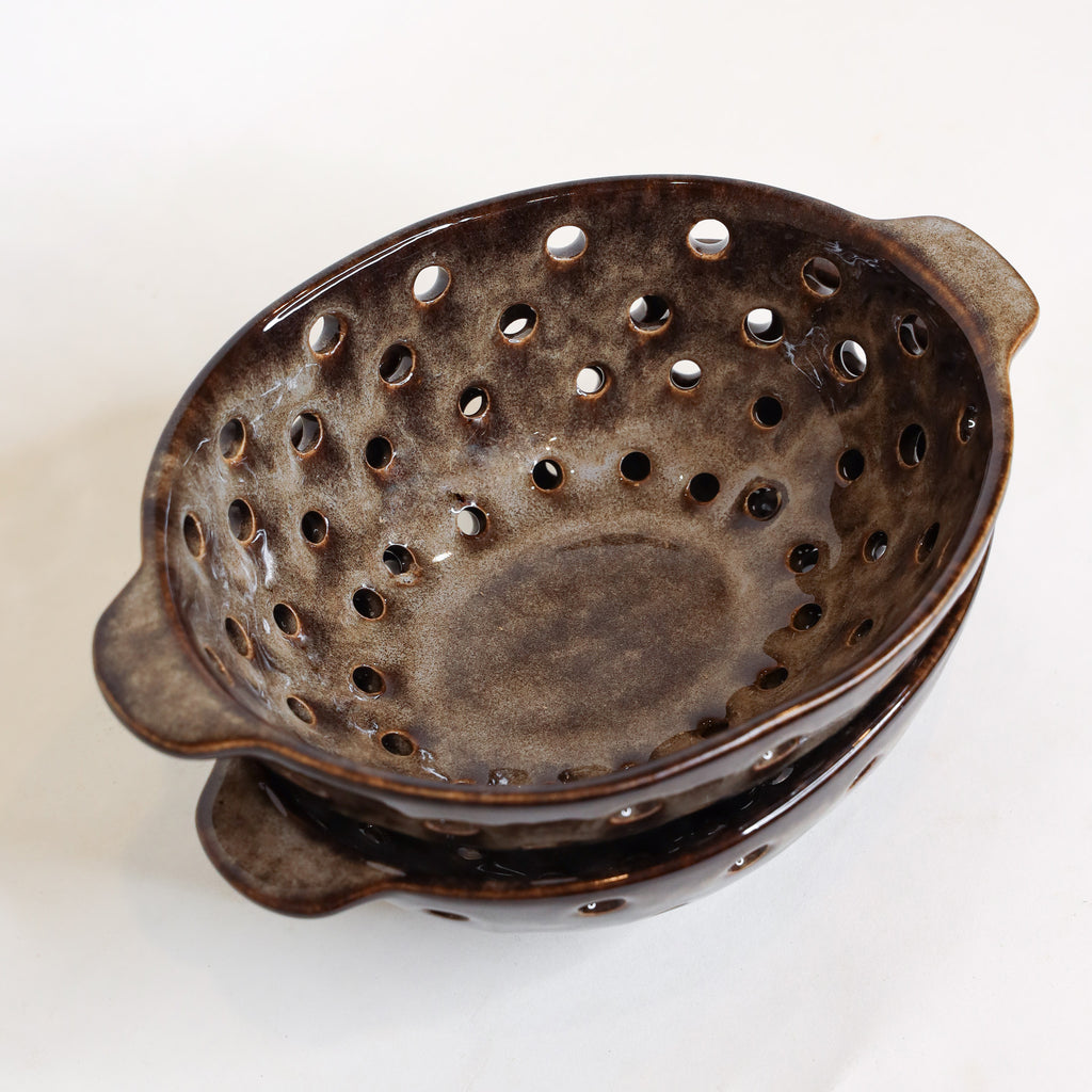 Oval Stoneware Berry Bowl