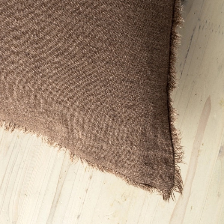 Oversized Lina Linen Throw Pillow | Mocha