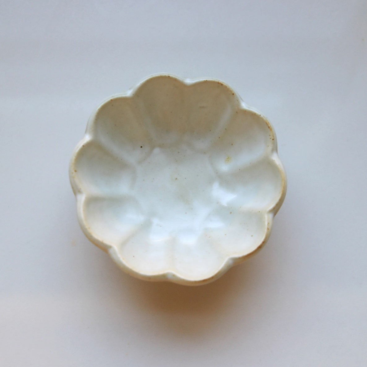PETAL FOOTED BOWLS