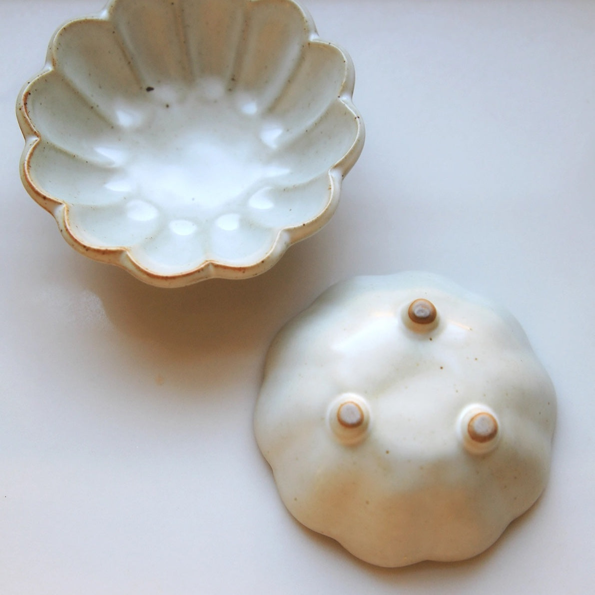 PETAL FOOTED BOWLS