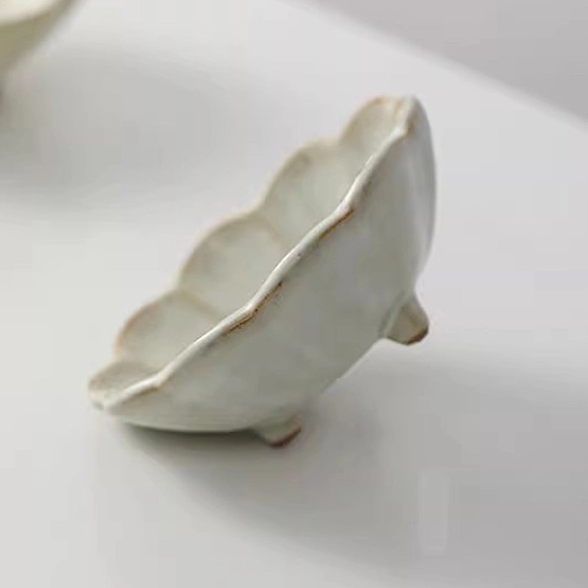 PETAL FOOTED BOWLS