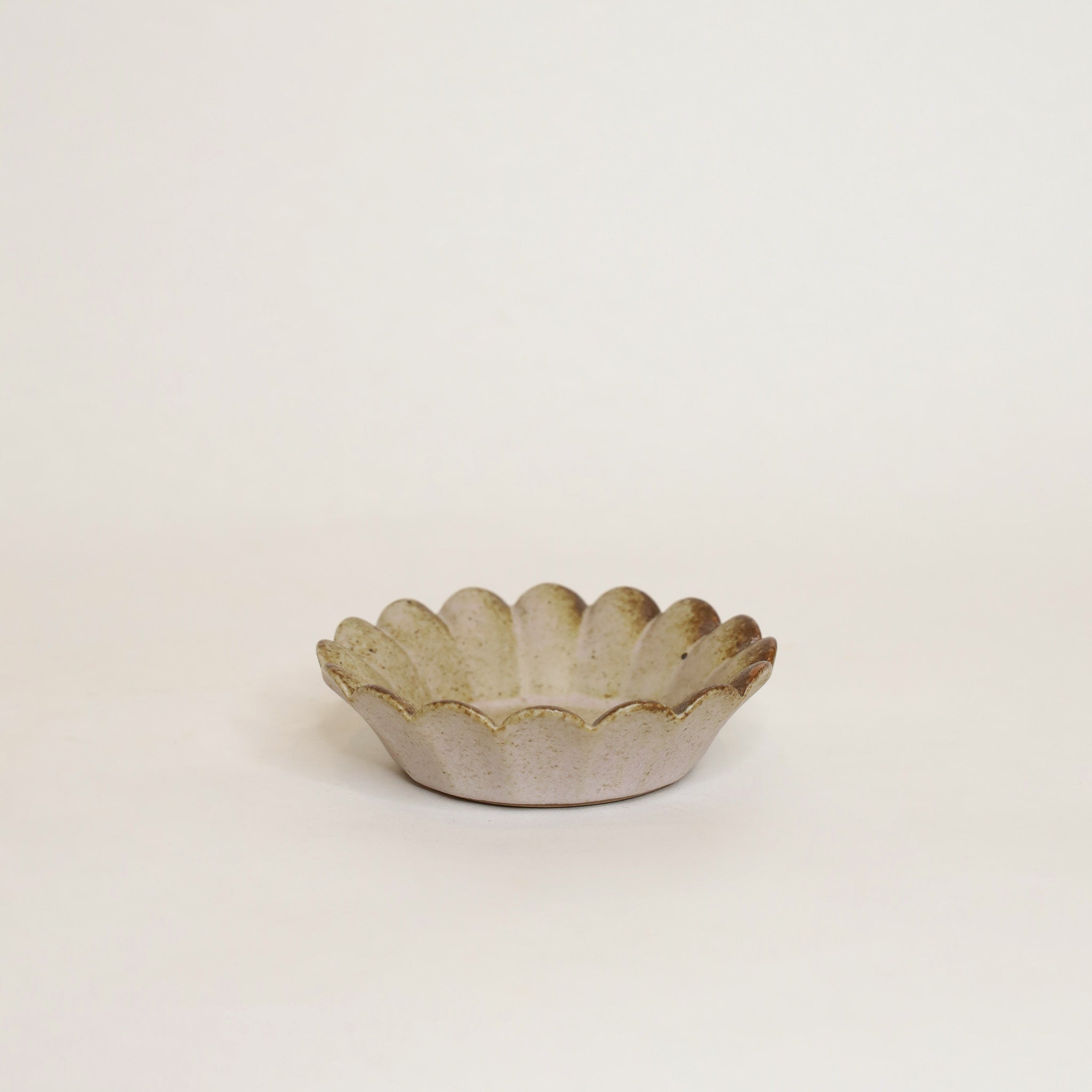 Petal Pinch Bowls