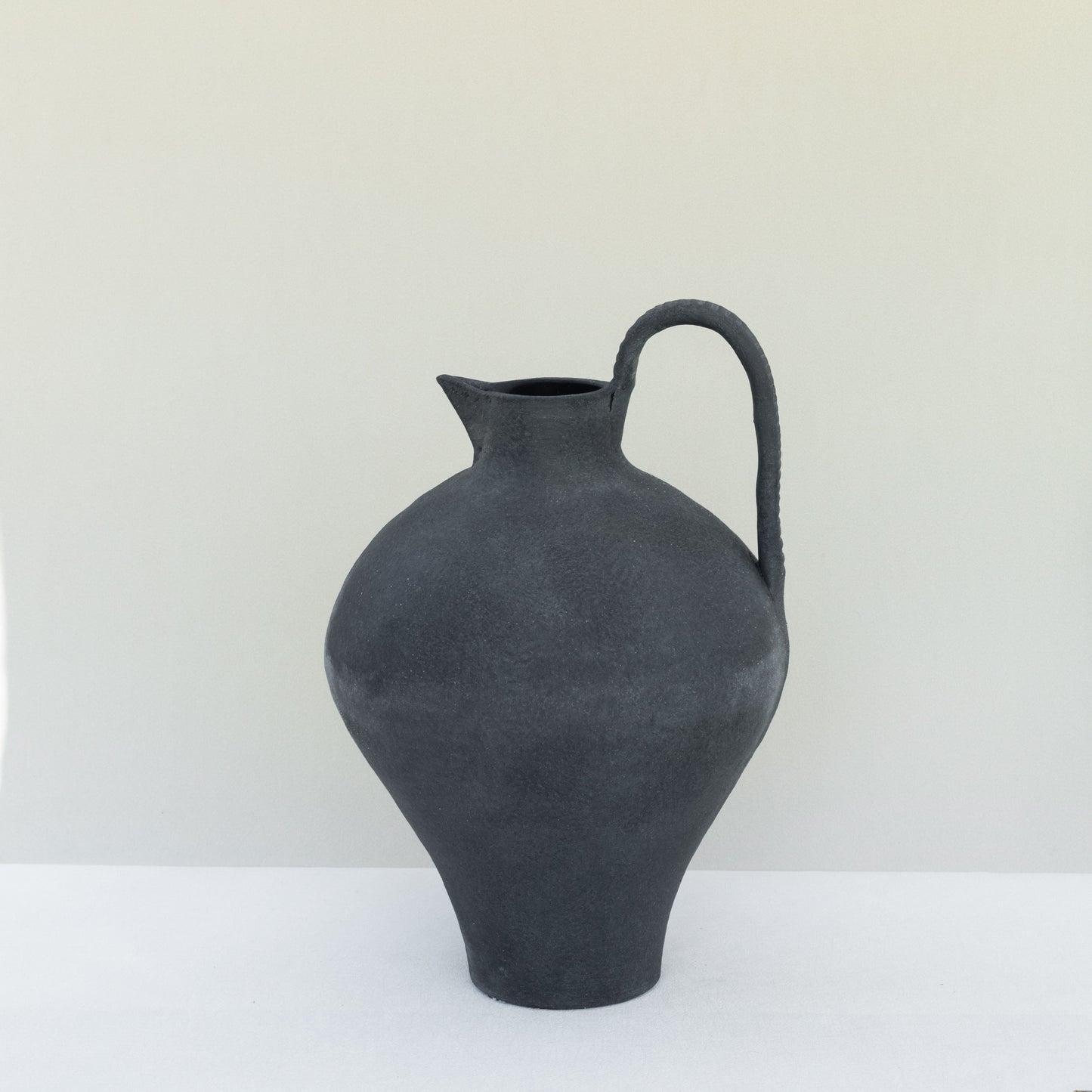 RAVI JUG VASE