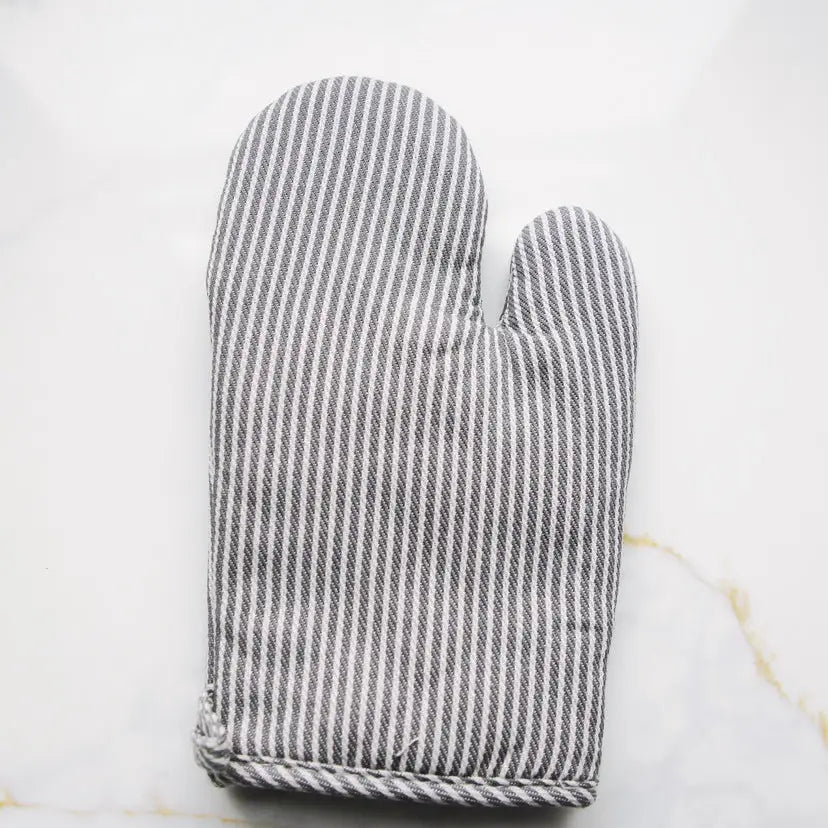 Simple Stripe Oven Mitt