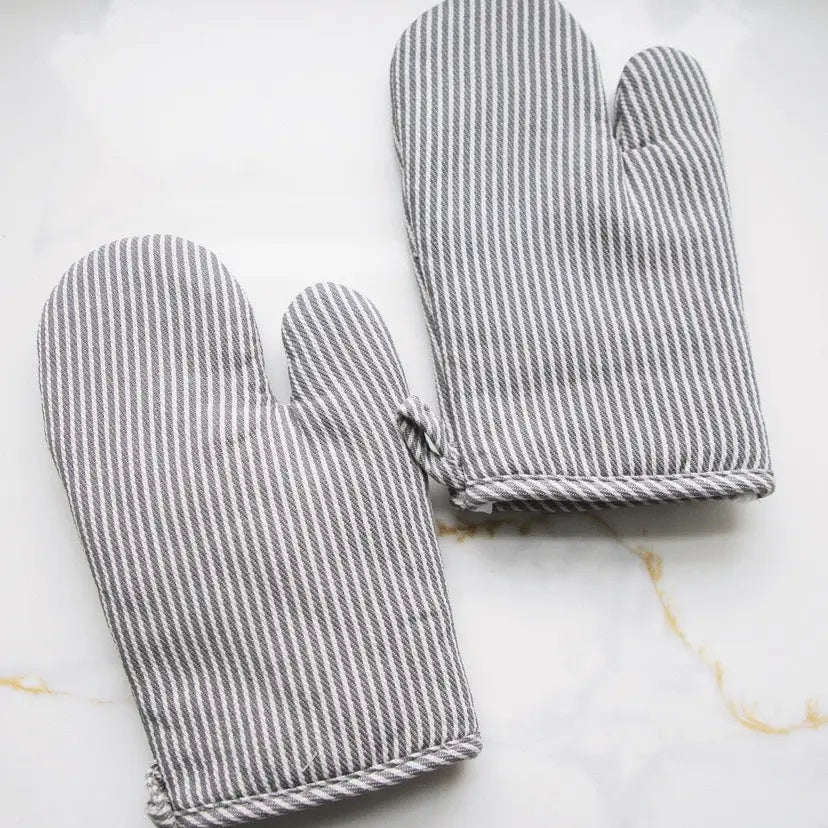 Simple Stripe Oven Mitt