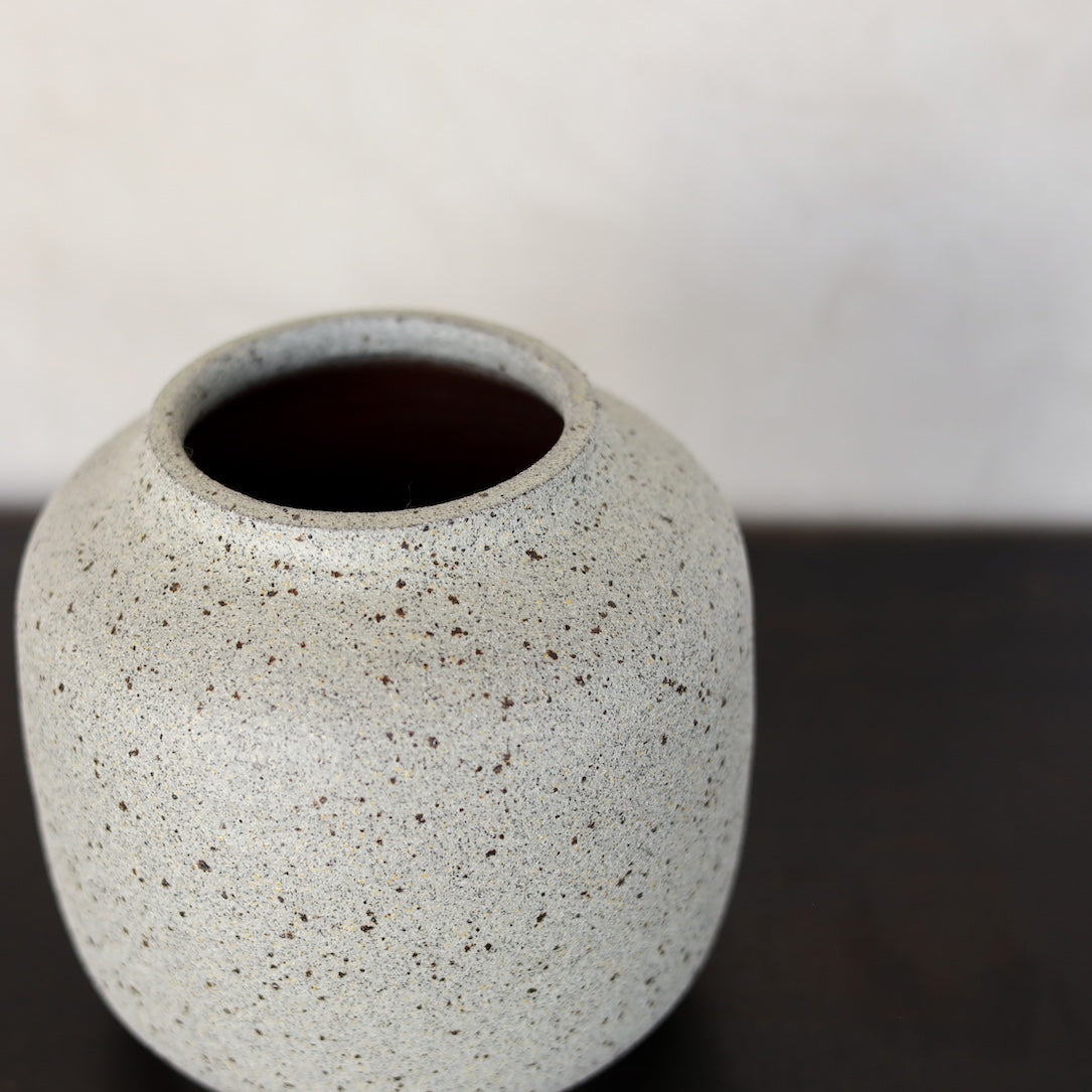 SPECKLED CERAMIC DRUM VASE