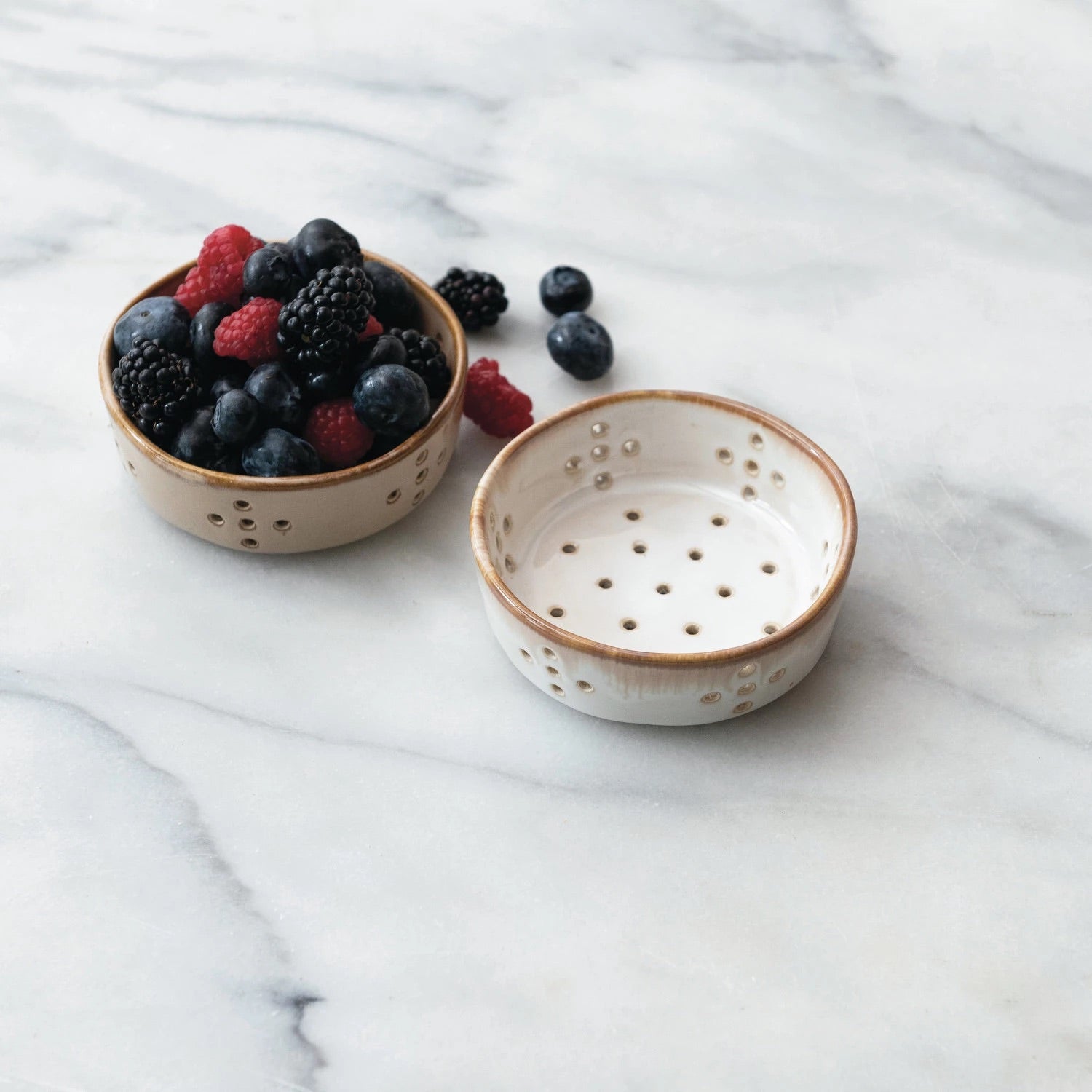 STONEWARE BERRY BOWL