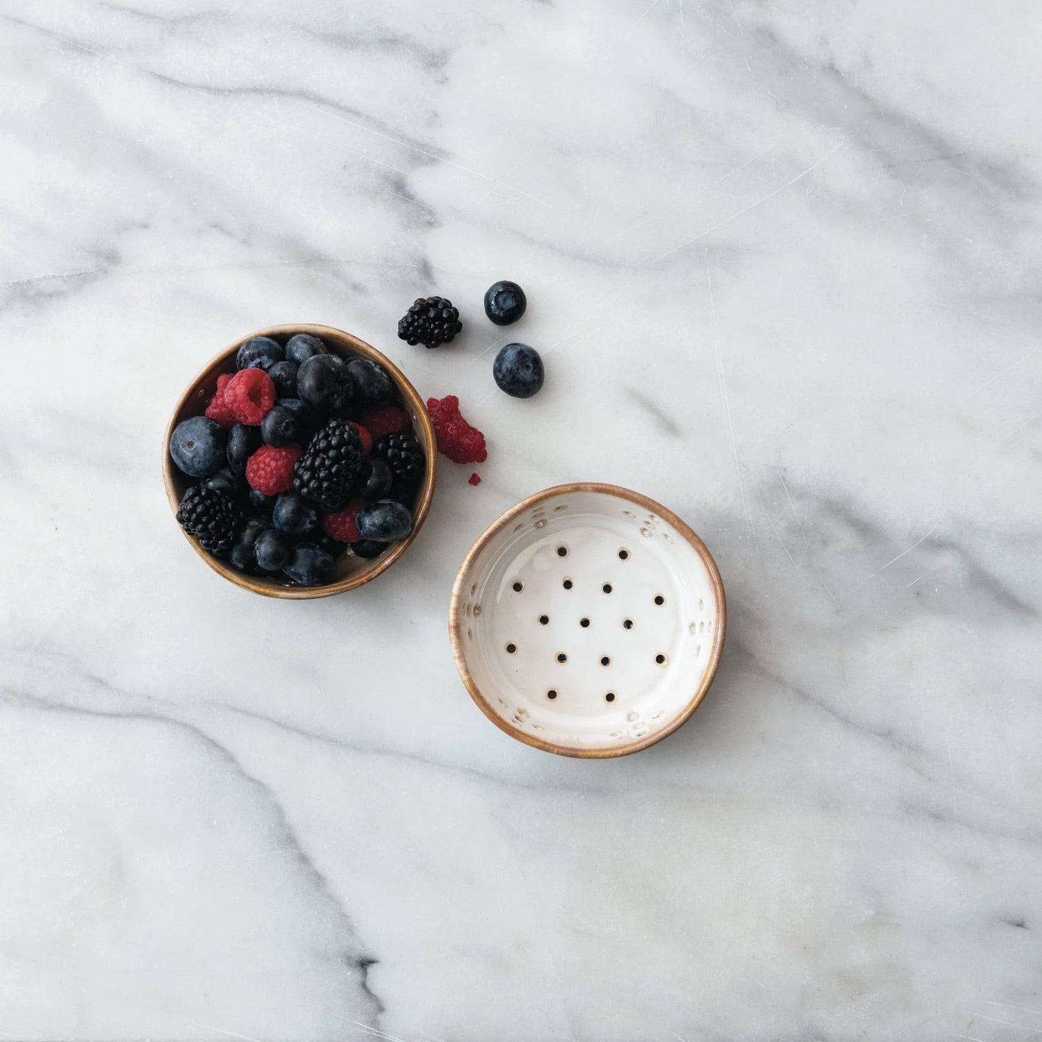 STONEWARE BERRY BOWL