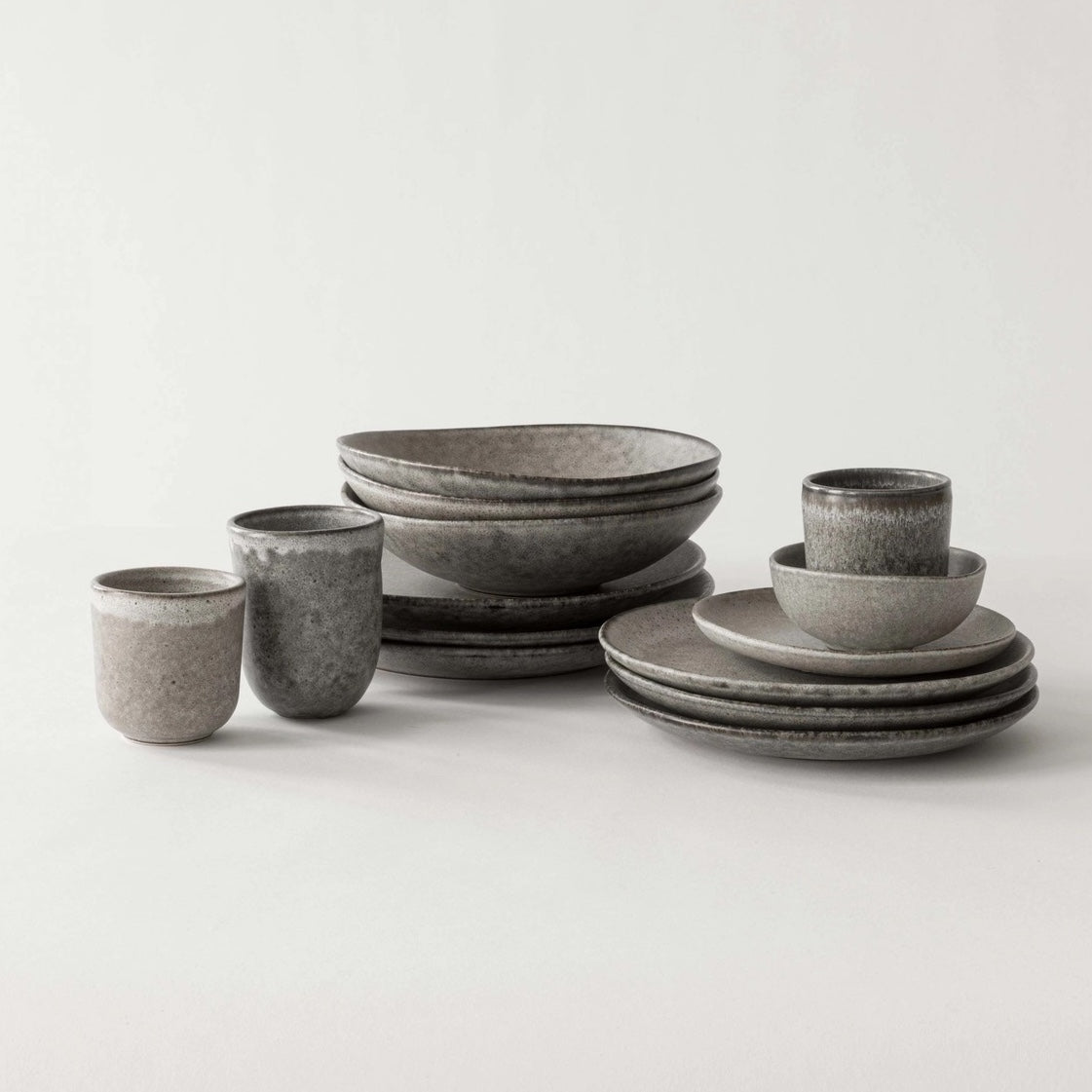 STONEWARE DINNER PLATE