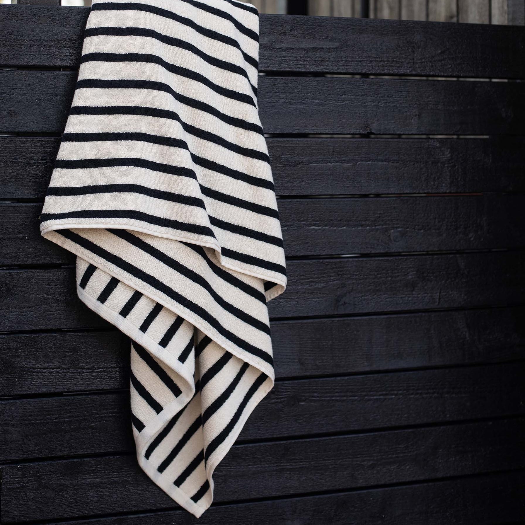 STRIPED TERRY TOWELS | BLACK